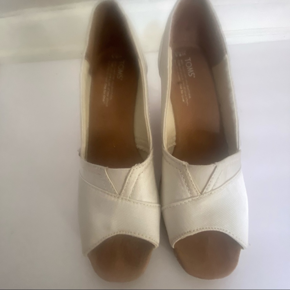 Toms peep toe wedges size 8.5